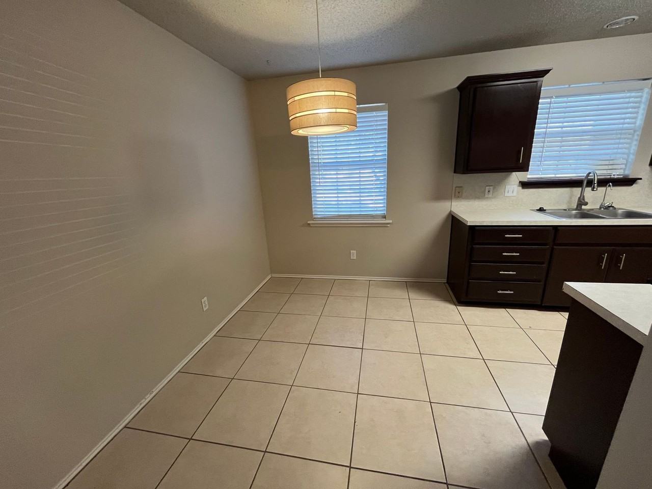 8222 Avenue X - Photo 4 of 15