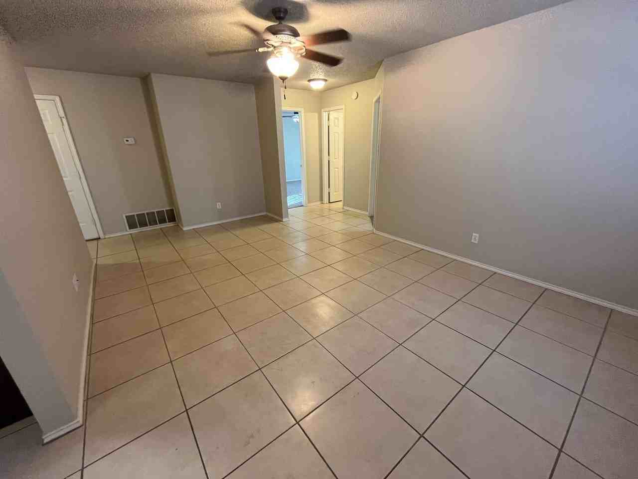 8222 Avenue X - Photo 5 of 15