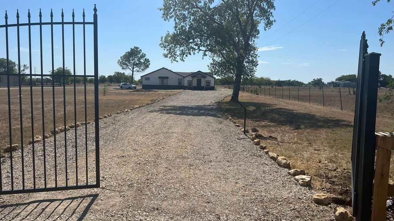 512 Stoney Acres - Photo 2 of 16