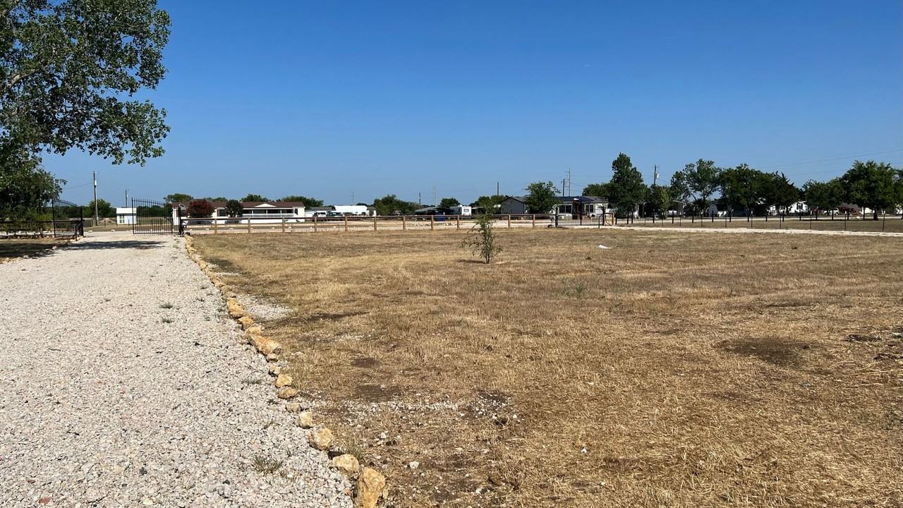 512 Stoney Acres - Photo 4 of 16