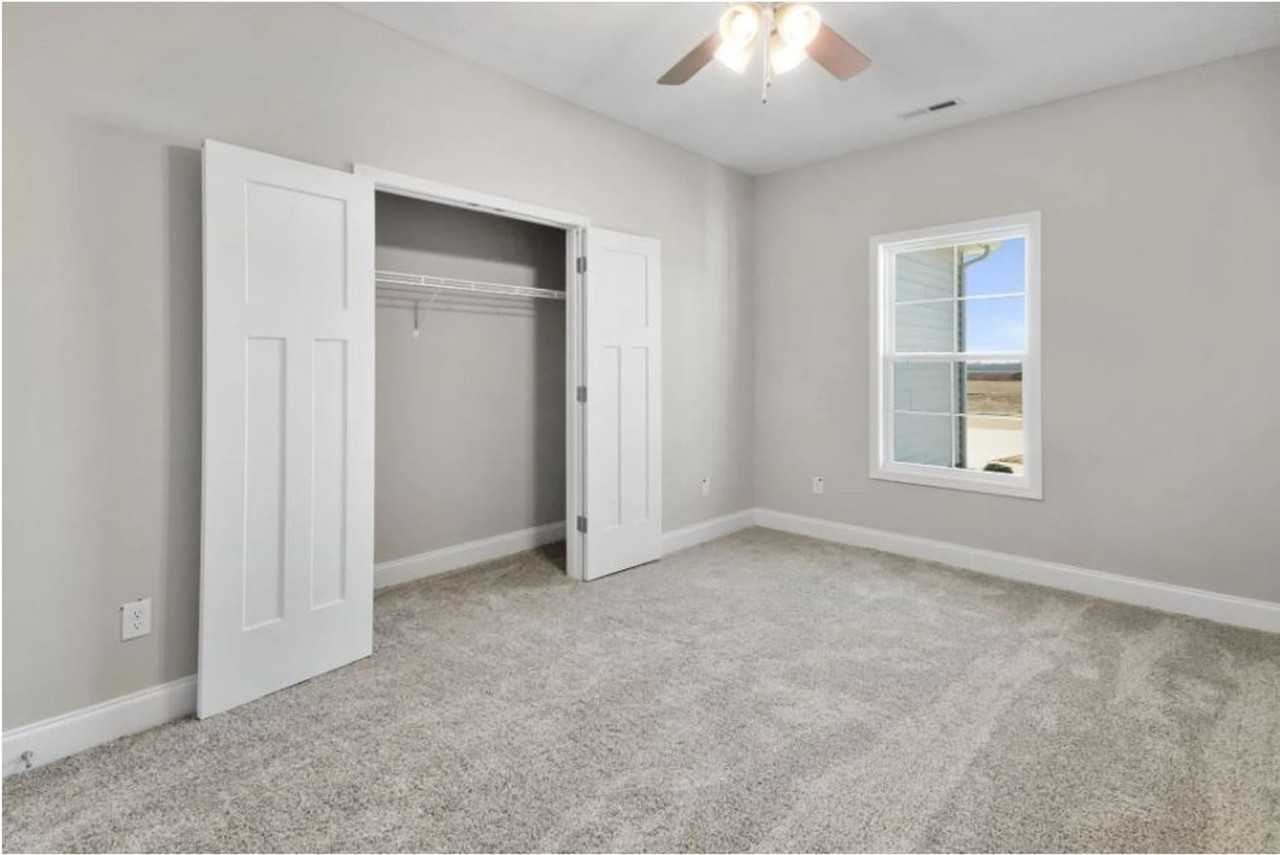 406 St George Way - Photo 5 of 41