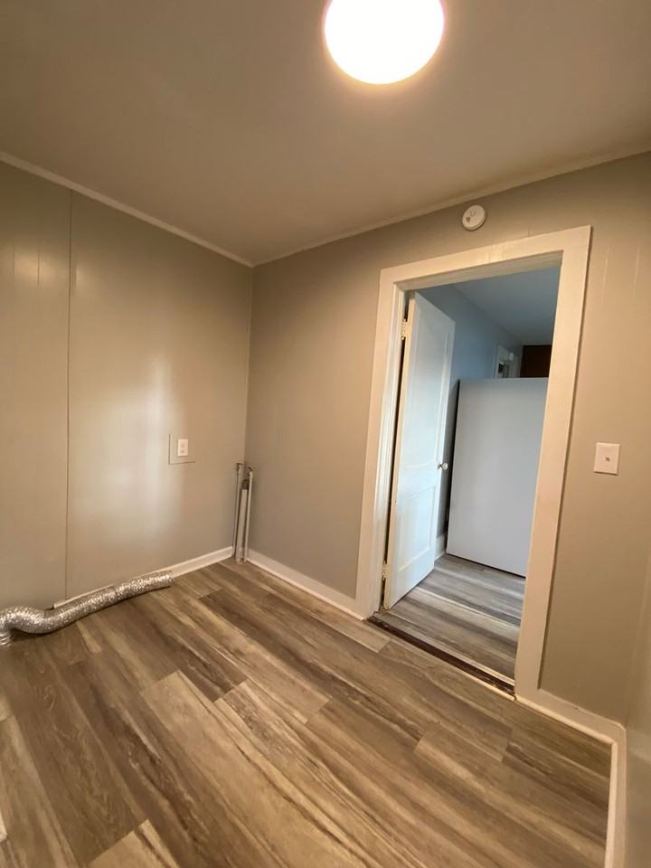 202 Francis St E - Photo 7 of 11