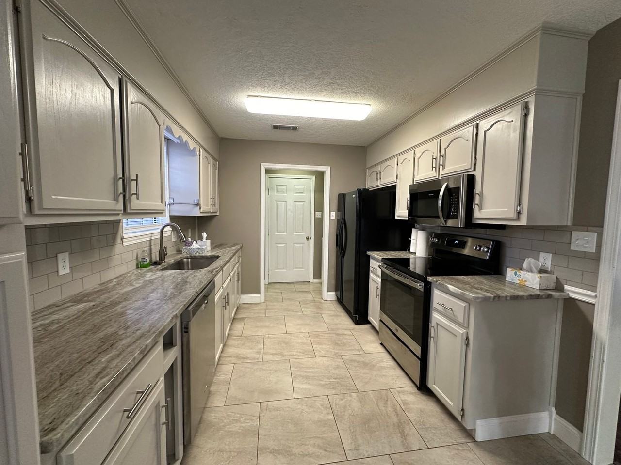 505 Resimont Dr - Photo 3 of 13