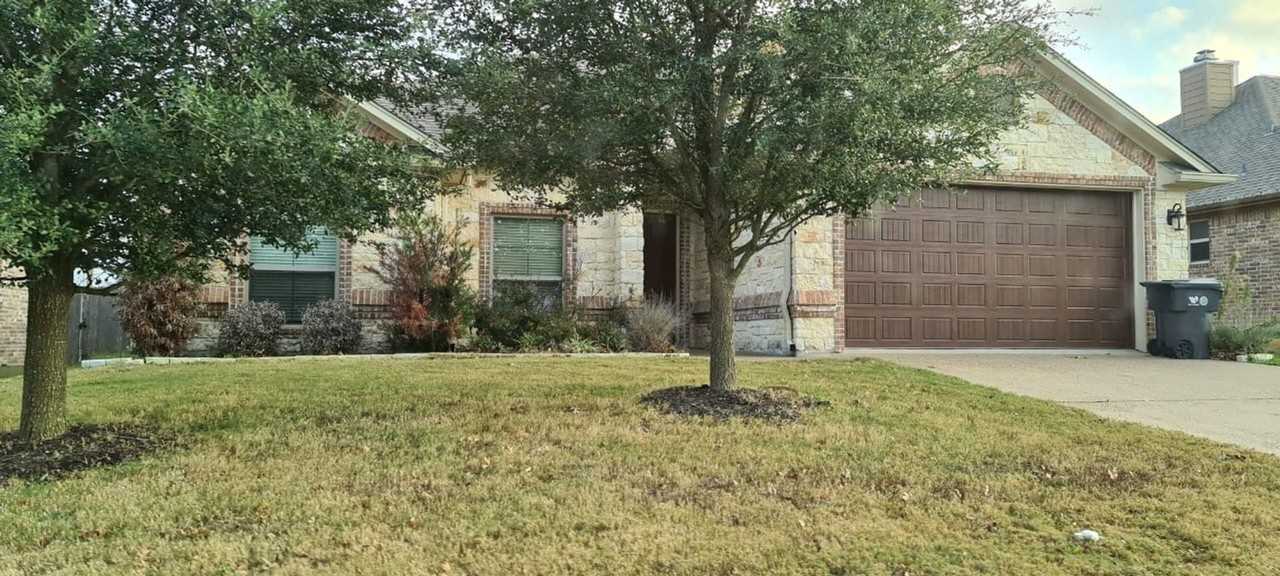 9804 Houston Dr - Photo 4 of 18