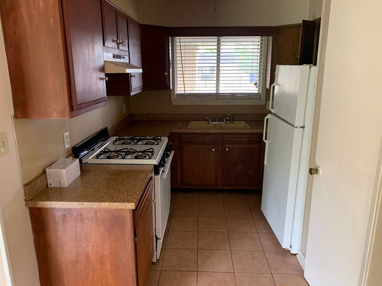 706 Martin Luther King Dr - Photo 2 of 12