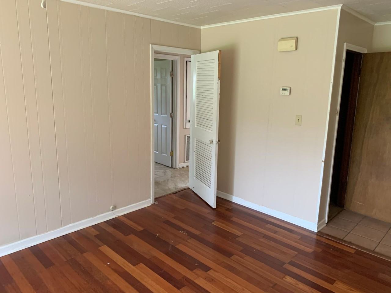 706 Martin Luther King Dr - Photo 3 of 12