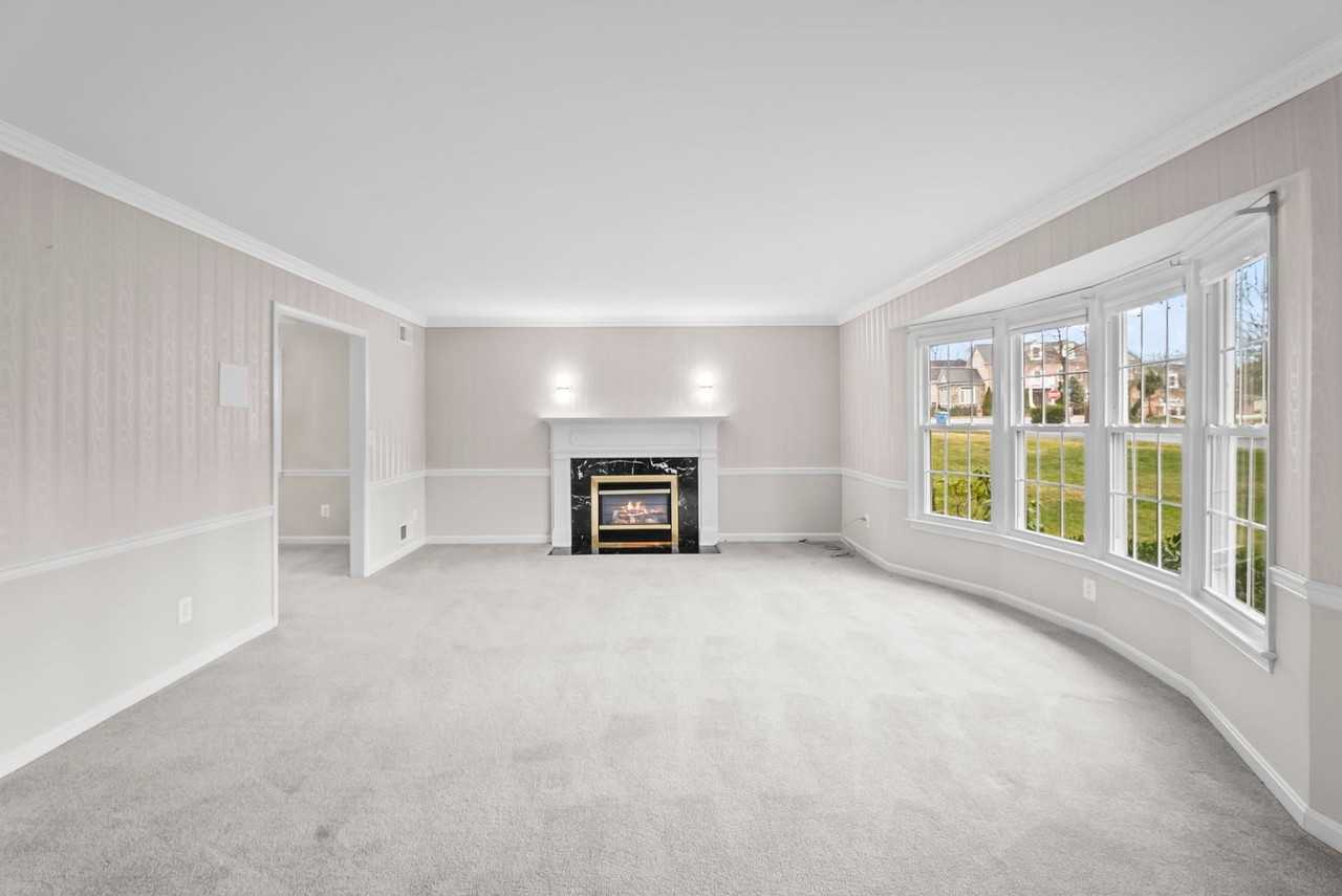 6321 Higham Dr - Photo 7 of 46