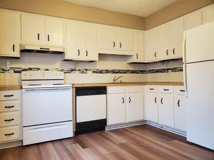 4722 Old Lantern Way - Photo 7 of 17