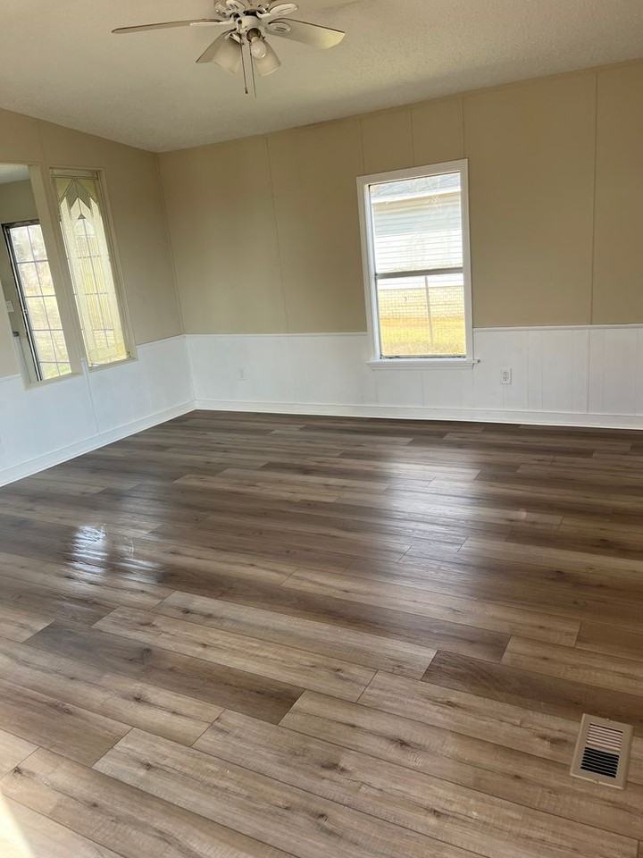 70 Florida Ave - Photo 3 of 3