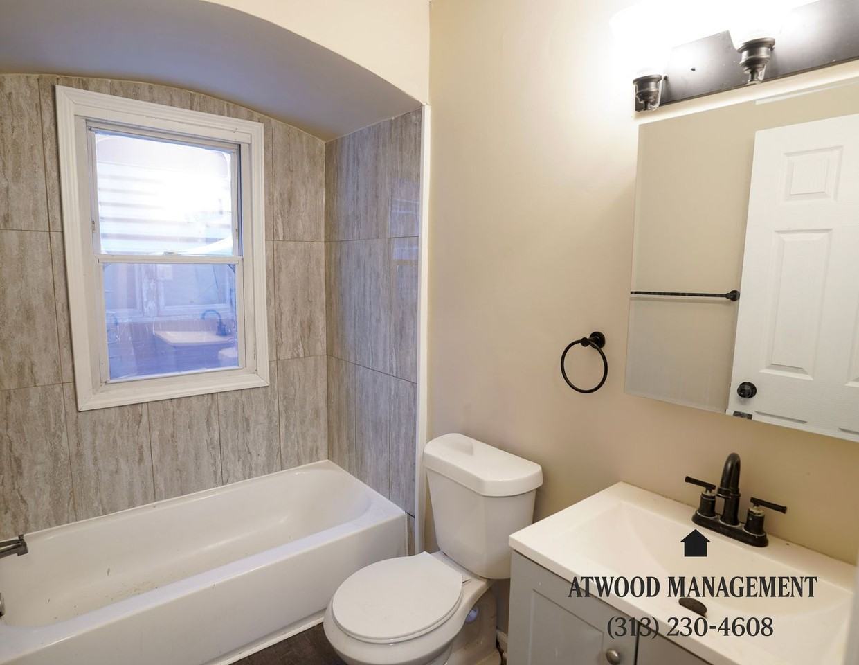 18589 Hull St - Photo 5 of 7