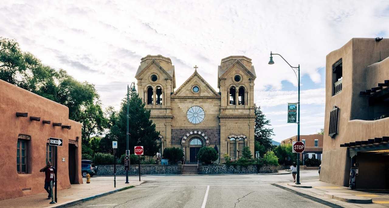 208 1/2 W San Francisco St - Photo 3 of 16