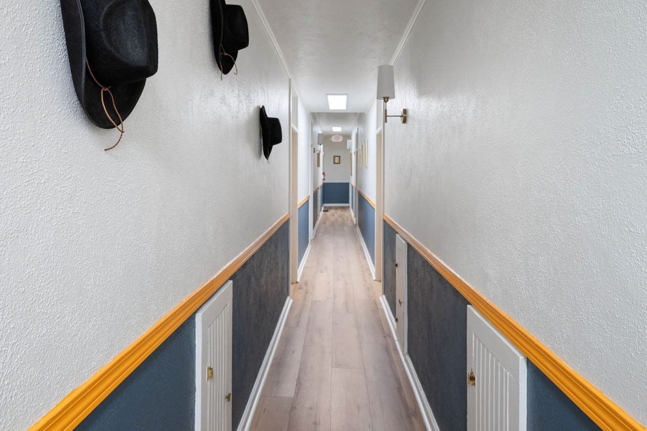 208 1/2 W San Francisco St - Photo 7 of 16