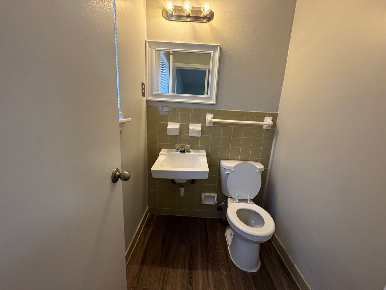 3866 Castleman St - Photo 5 of 14