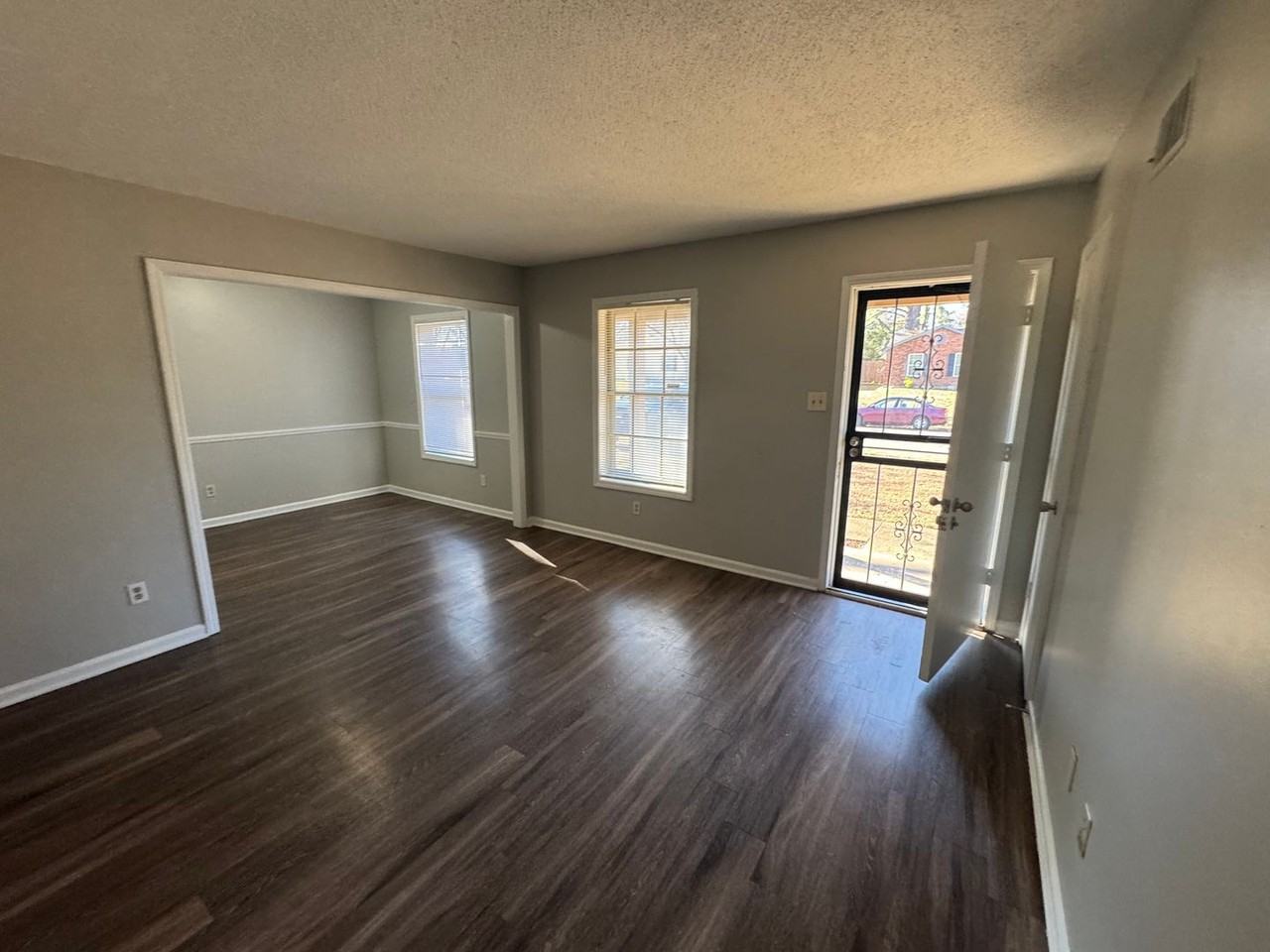 3866 Castleman St - Photo 6 of 14