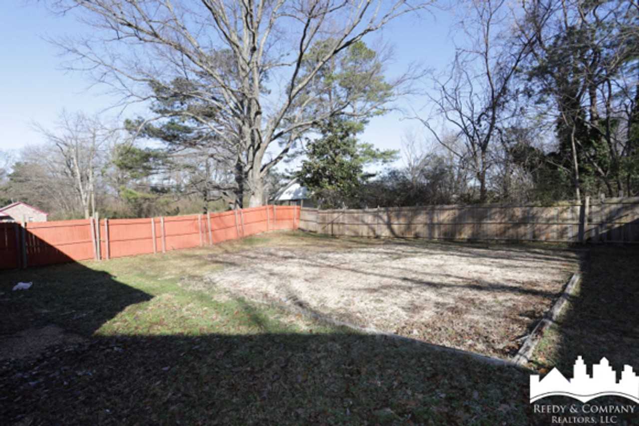 1832 S Sutton Dr - Photo 4 of 17