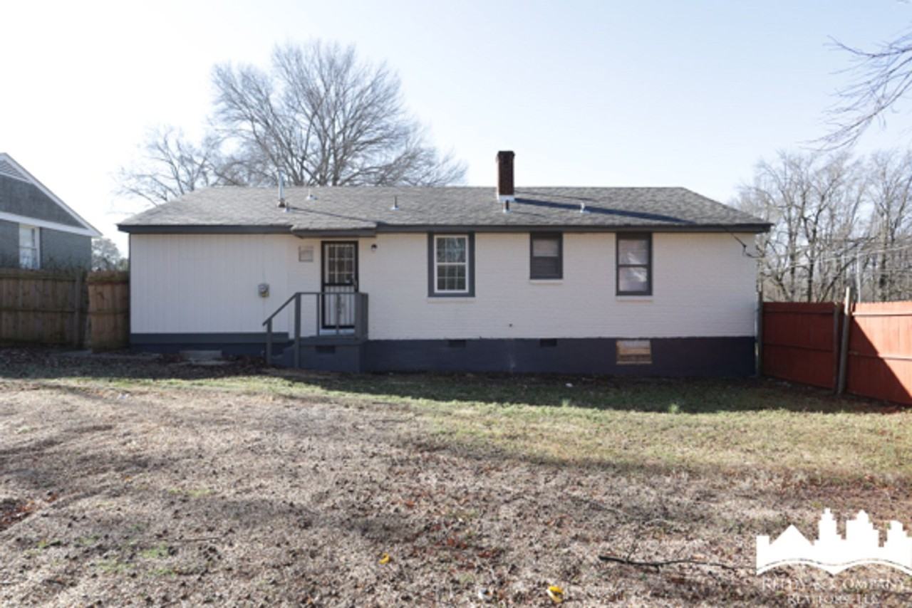 1832 S Sutton Dr - Photo 5 of 17