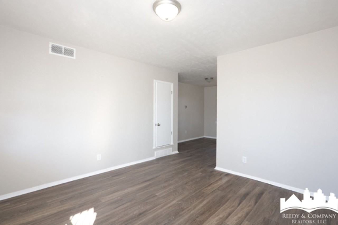 1832 S Sutton Dr - Photo 6 of 17