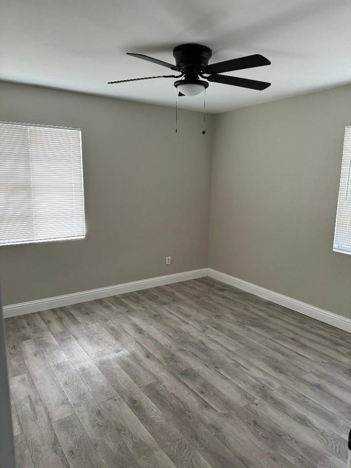 17 Curran St - Photo 3 of 13