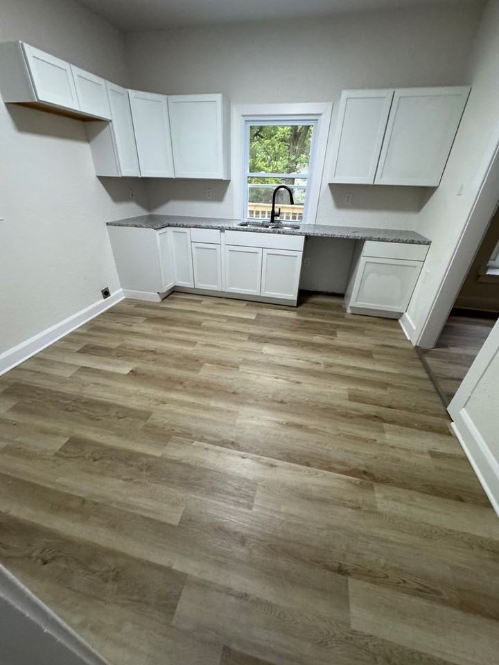 2820 Se Wisconsin Ave - Photo 6 of 7