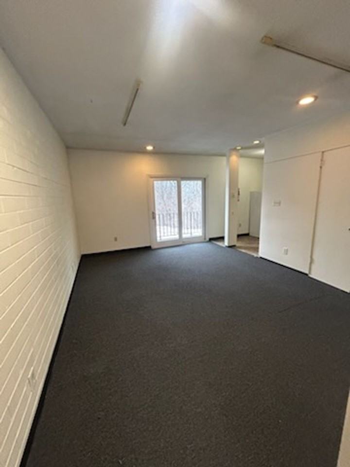 101 Grandview Rd - Photo 4 of 13