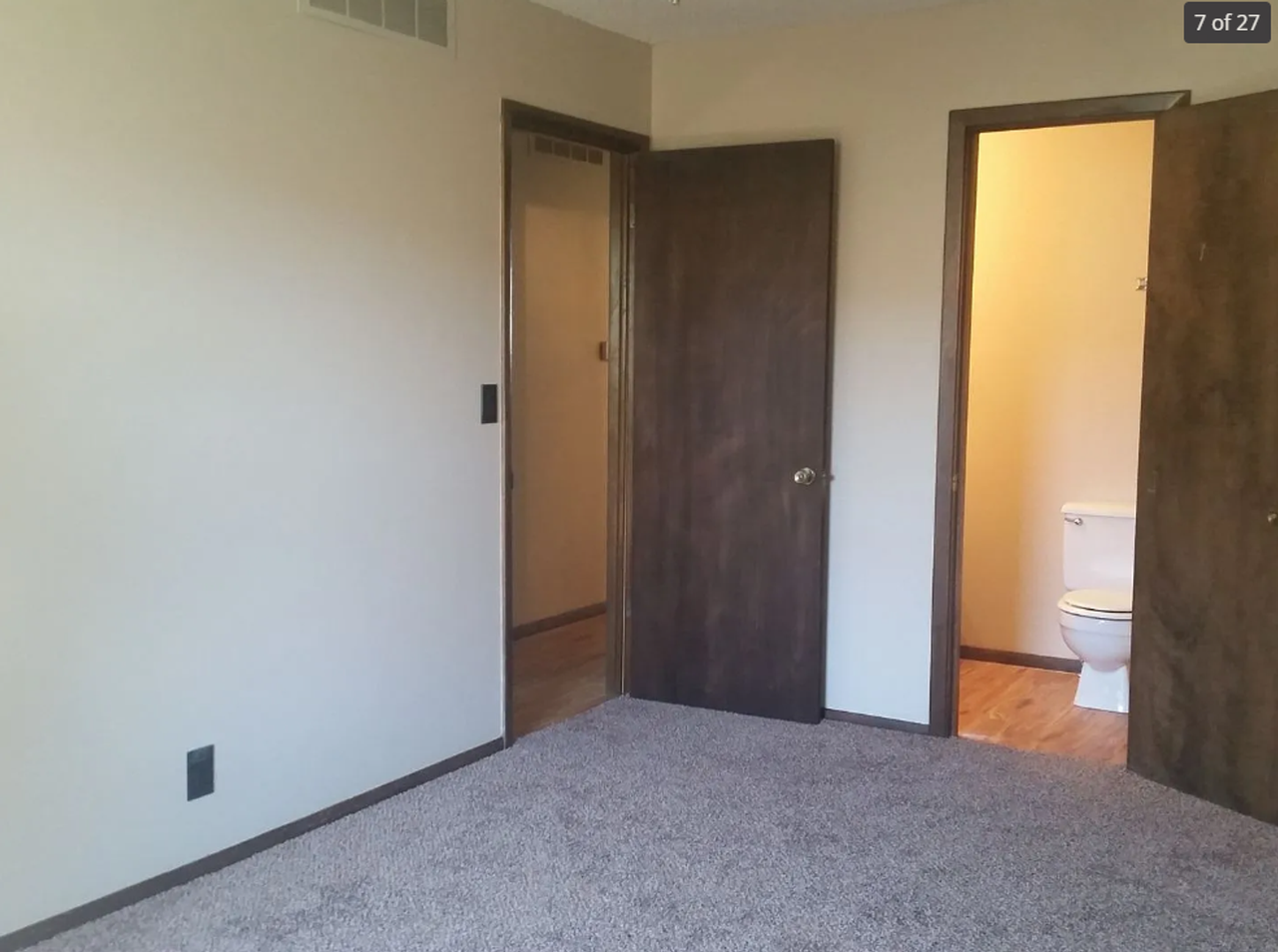 5736 Croyden Cir - Photo 7 of 14