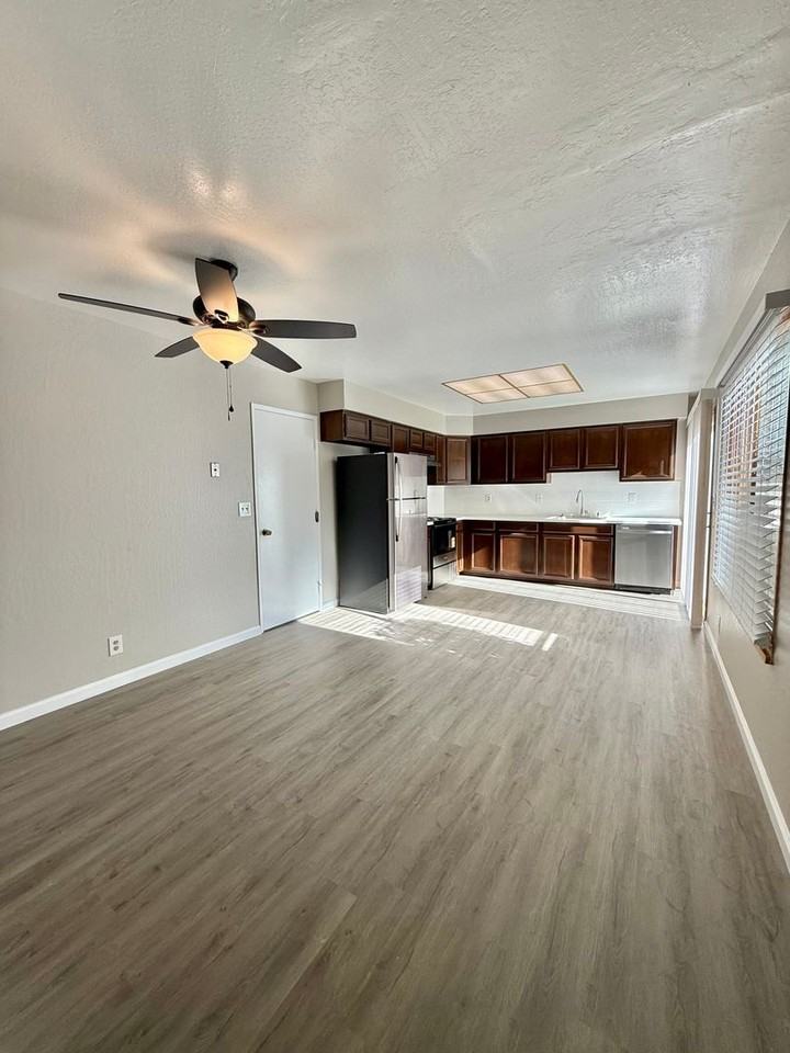 1262 Willowhaven Dr - Photo 4 of 18