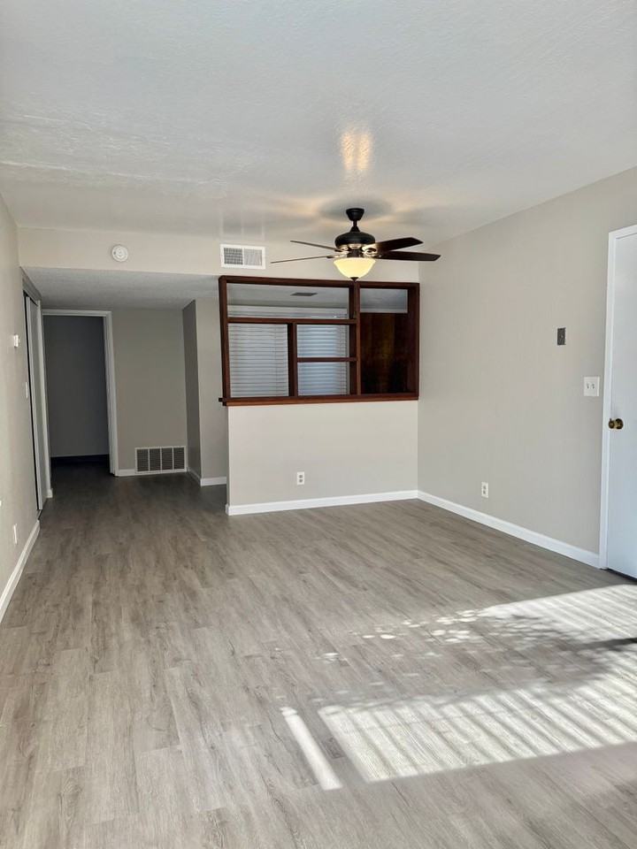 1262 Willowhaven Dr - Photo 5 of 18