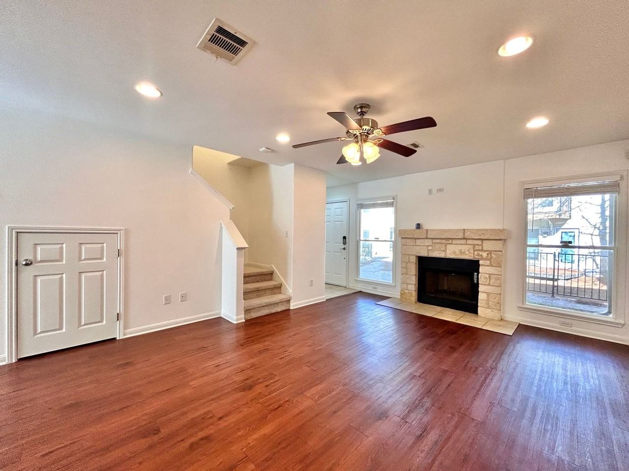 6900 E Riverside Dr #23 - Photo 4 of 27