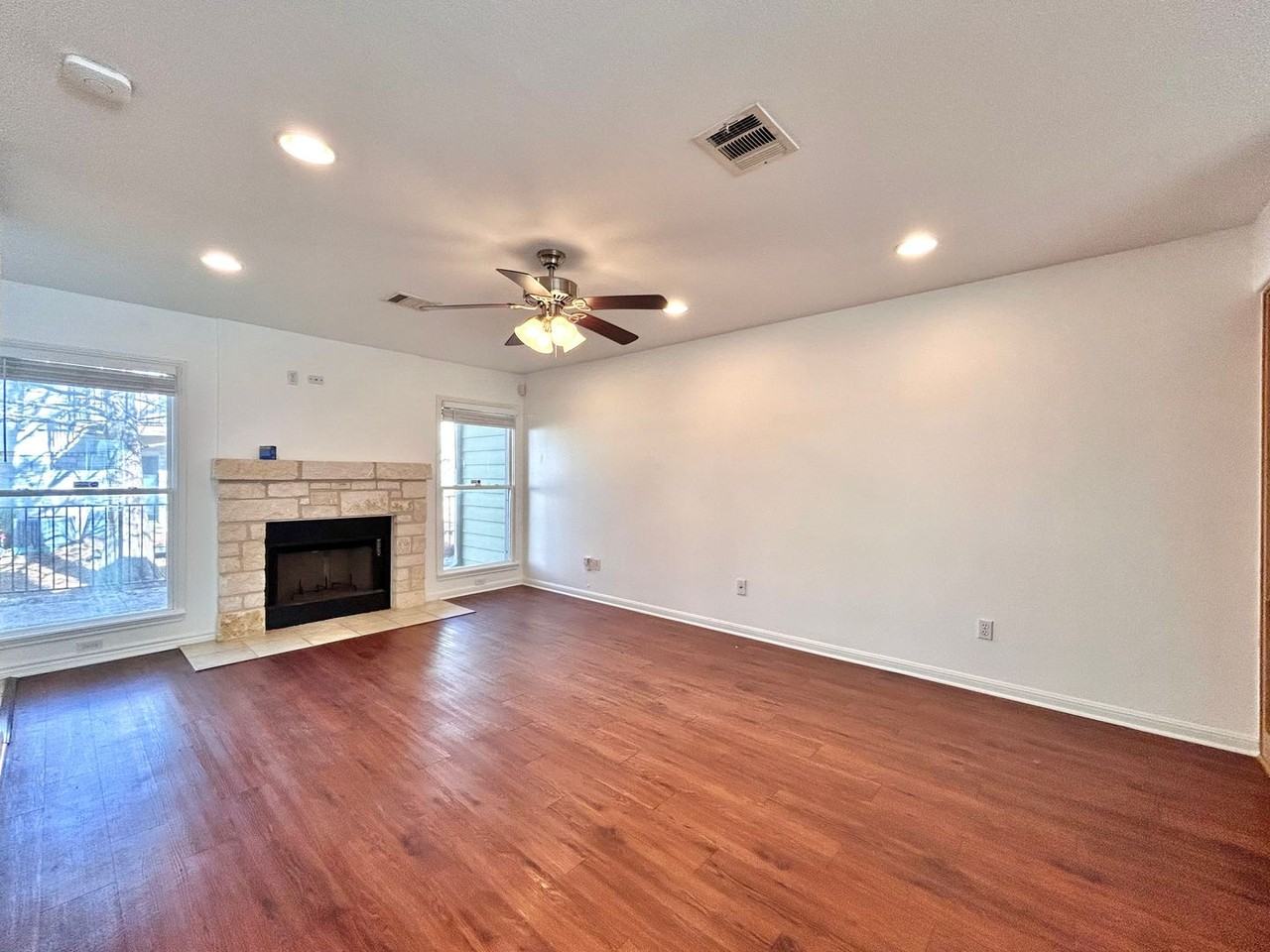 6900 E Riverside Dr #23 - Photo 5 of 27