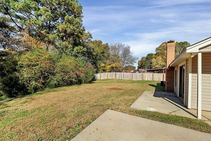 5823 Falstaff Dr - Photo 4 of 9