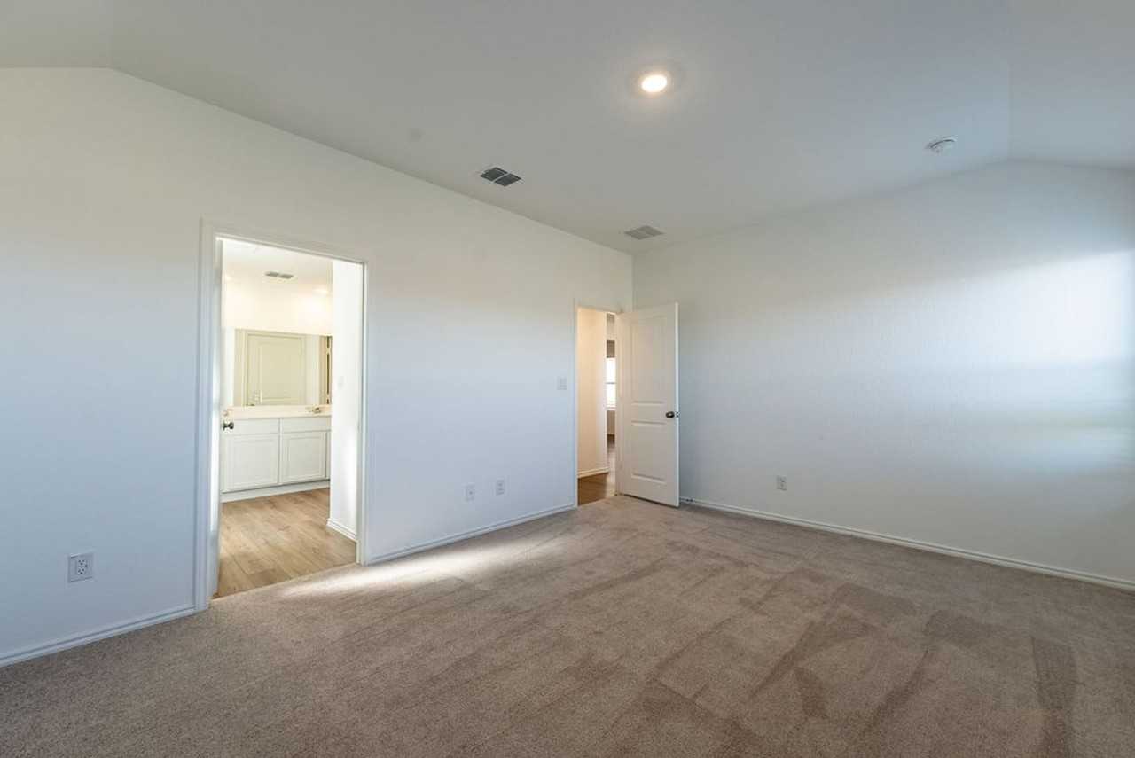 319 Alamito Ave - Photo 7 of 21