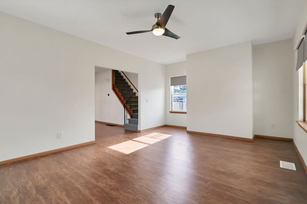 826 S 18th St - Photo 6 of 29