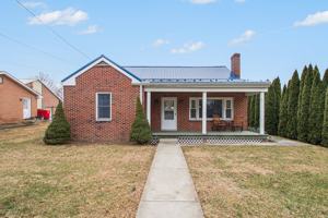 featured image of 12 Carlisle Rd