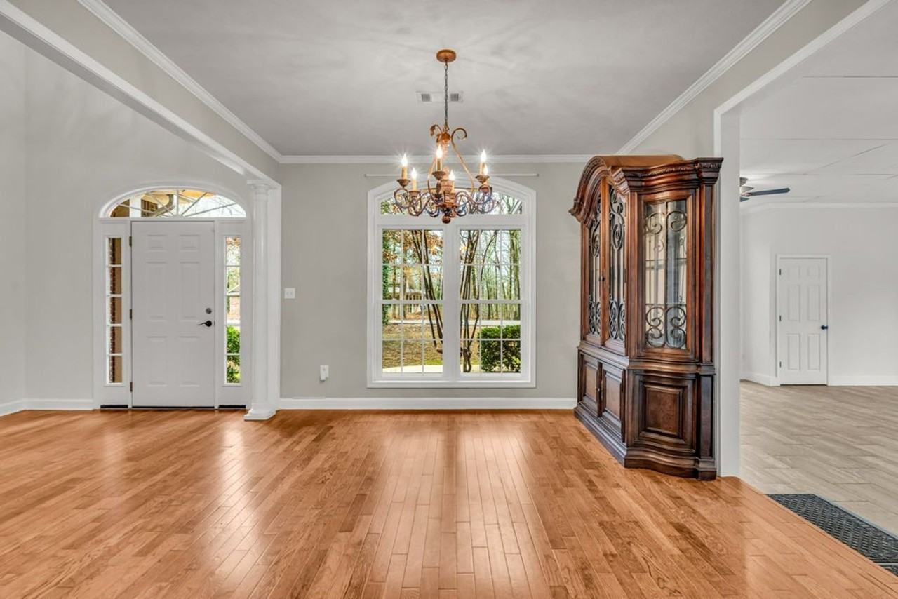 127 Emberwood Ct - Photo 2 of 19