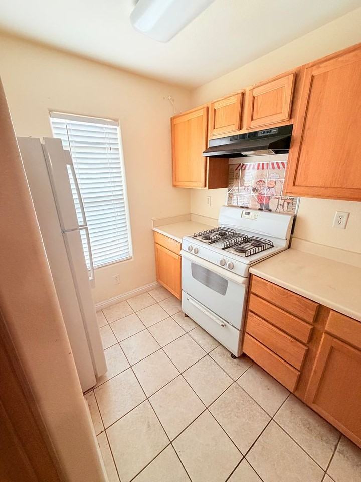 6700 Burbage Ave - Photo 2 of 14