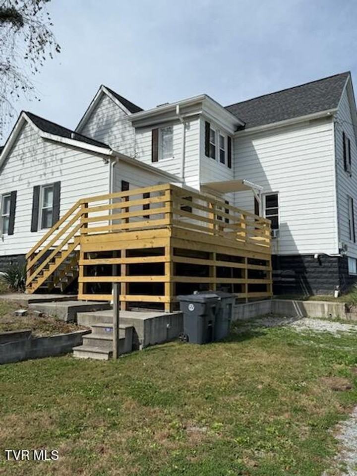 1224 Shelby St - Photo 2 of 17