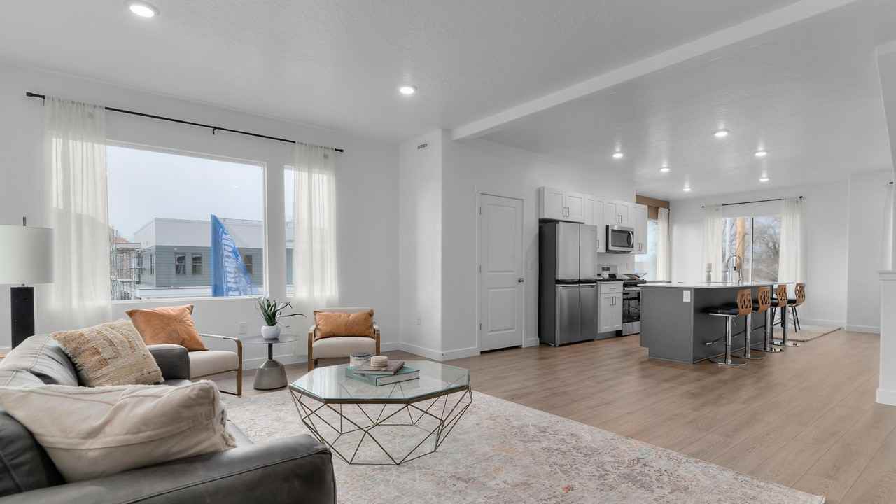 423 14th St - Photo 7 of 18