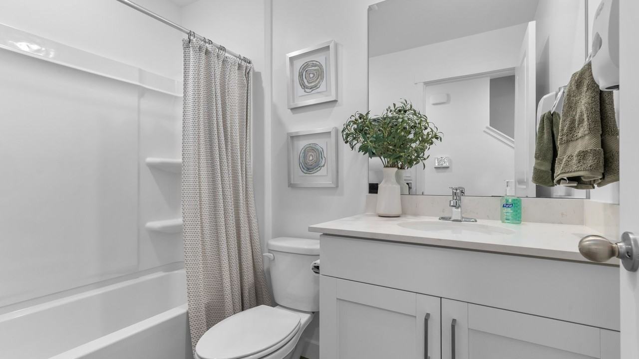 427 14th St - Photo 5 of 18