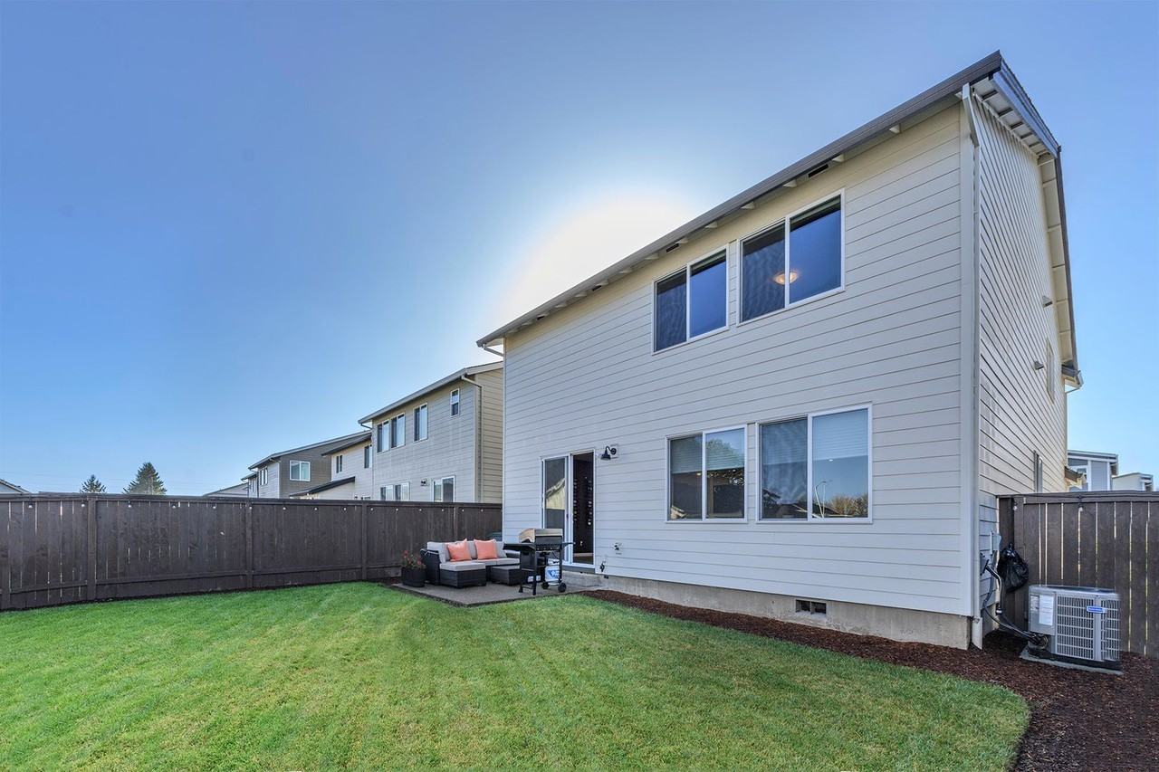 1995 Nw Wessex St - Photo 2 of 31