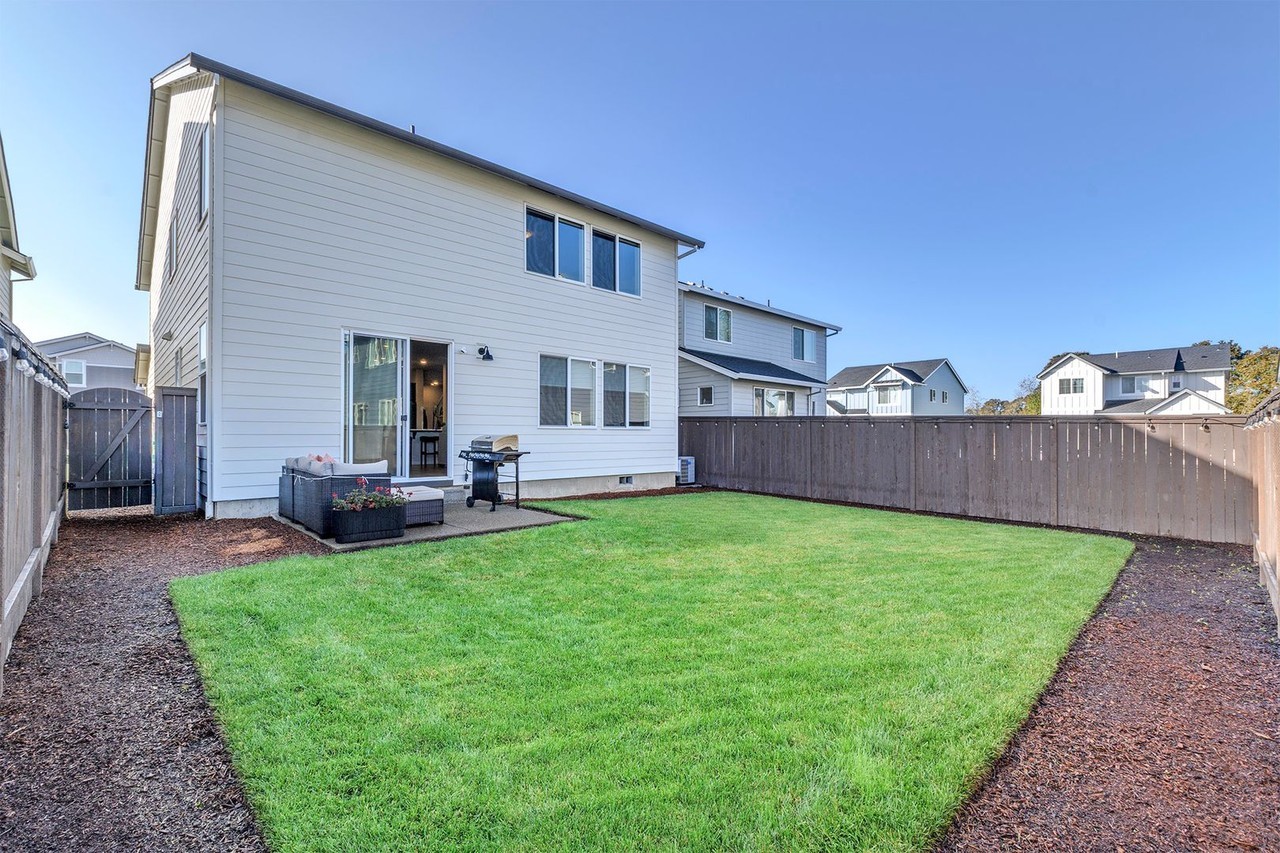 1995 Nw Wessex St - Photo 3 of 31