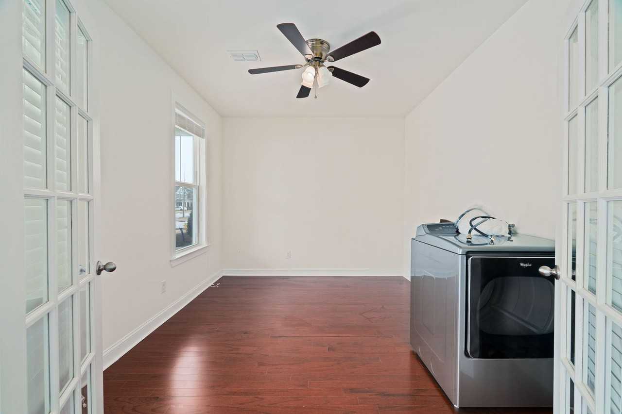 3141 Moonlight Dr - Photo 5 of 30