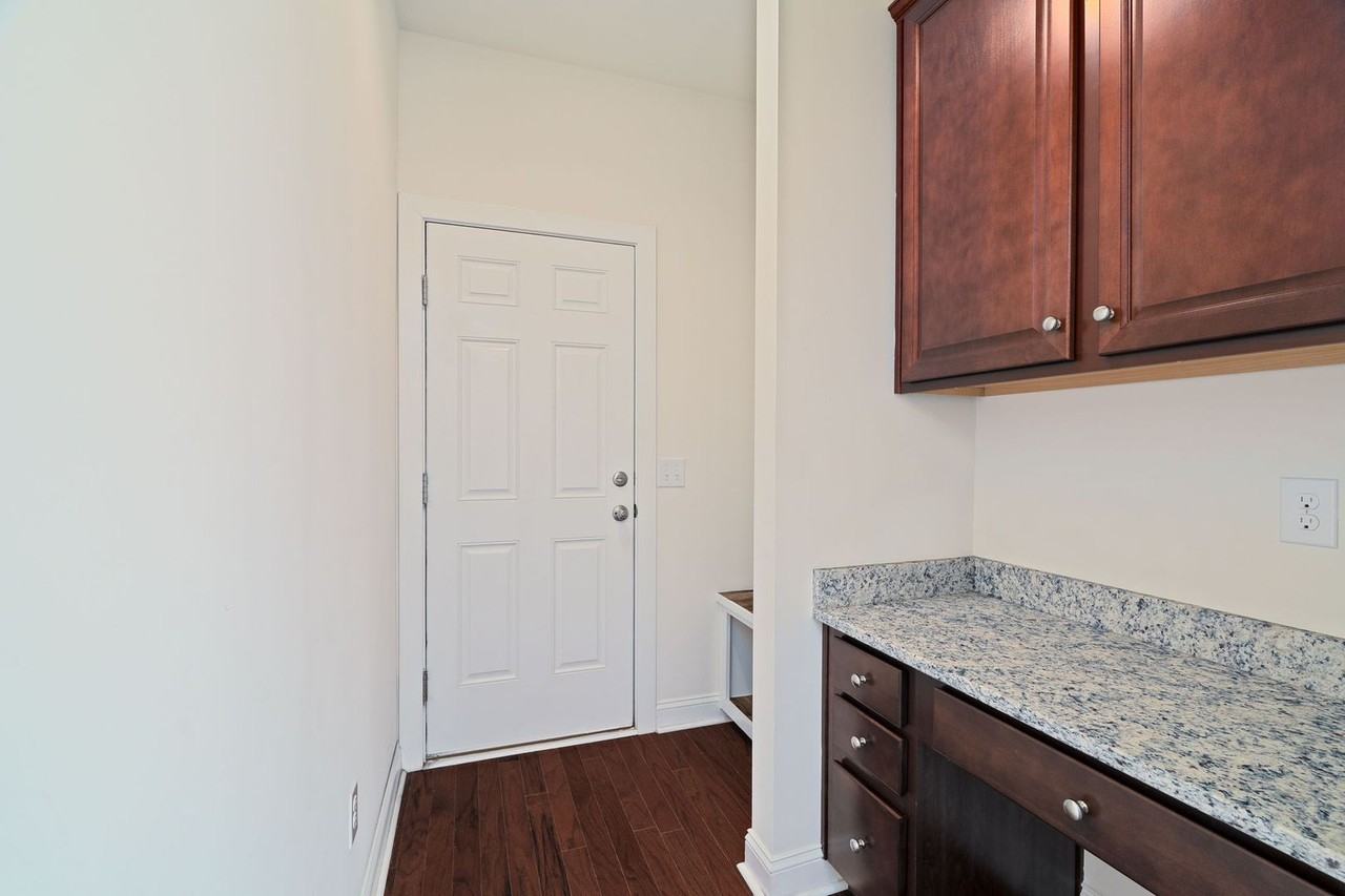 3141 Moonlight Dr - Photo 6 of 30