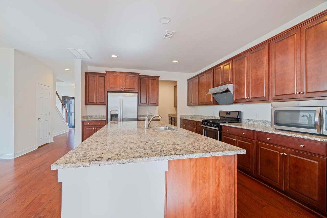 3141 Moonlight Dr - Photo 7 of 30