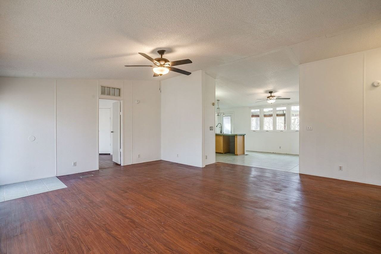 12124 Lunar Ln - Photo 5 of 20