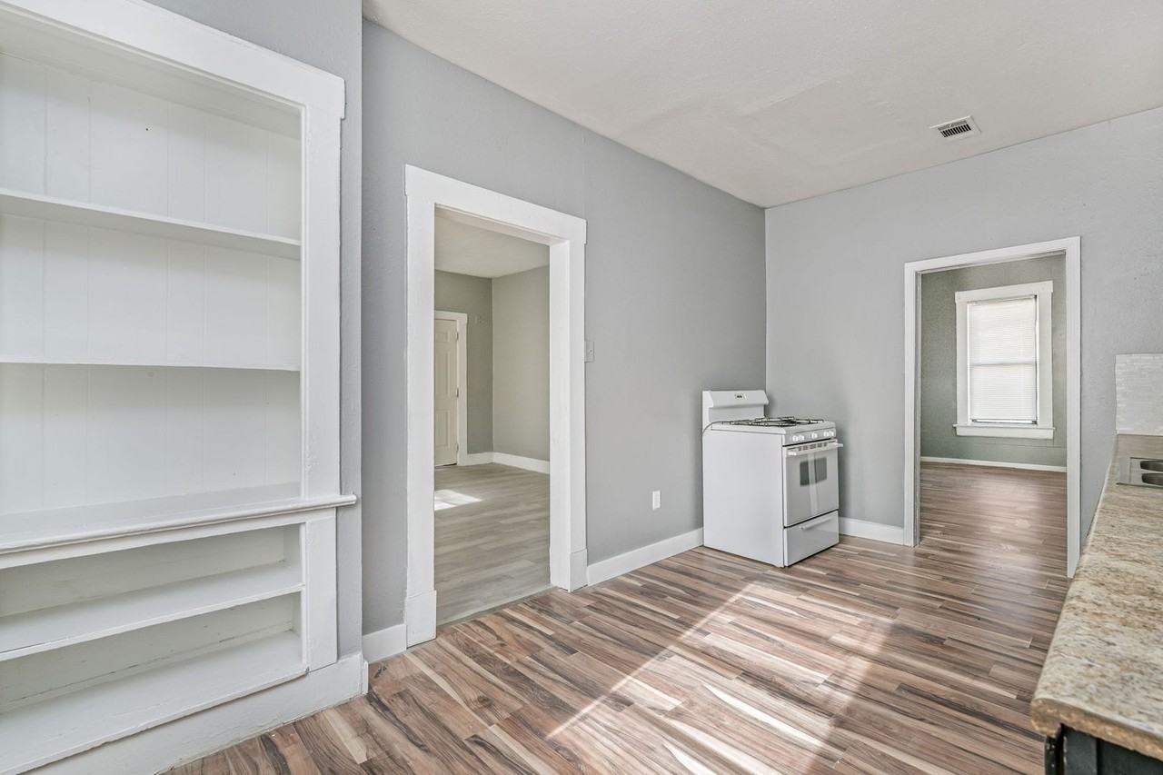 809 S Virginia St - Photo 7 of 21