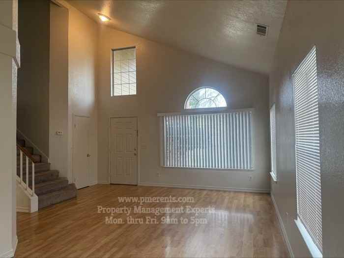 8761 Deer Creek Cir - Photo 3 of 12