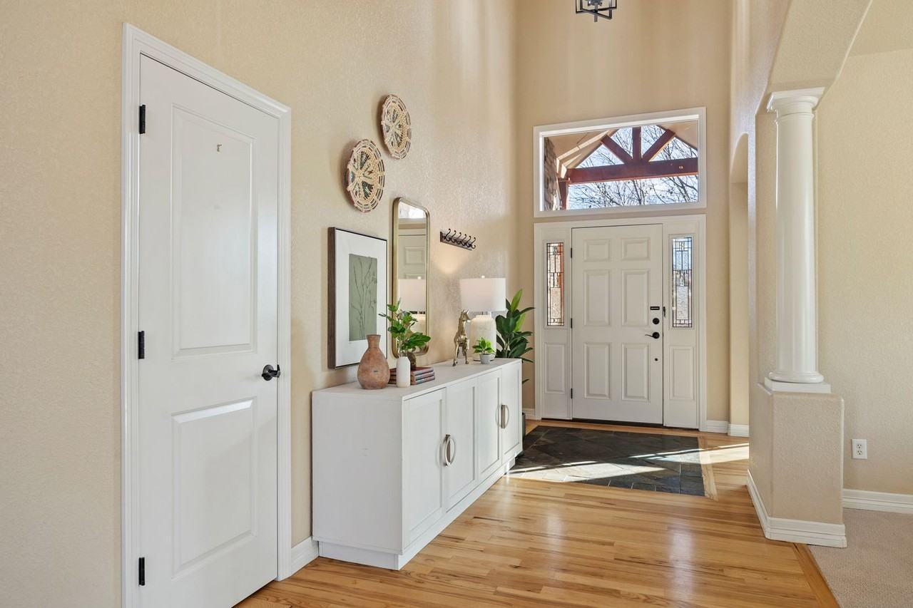 5739 Falling Water Dr - Photo 4 of 41