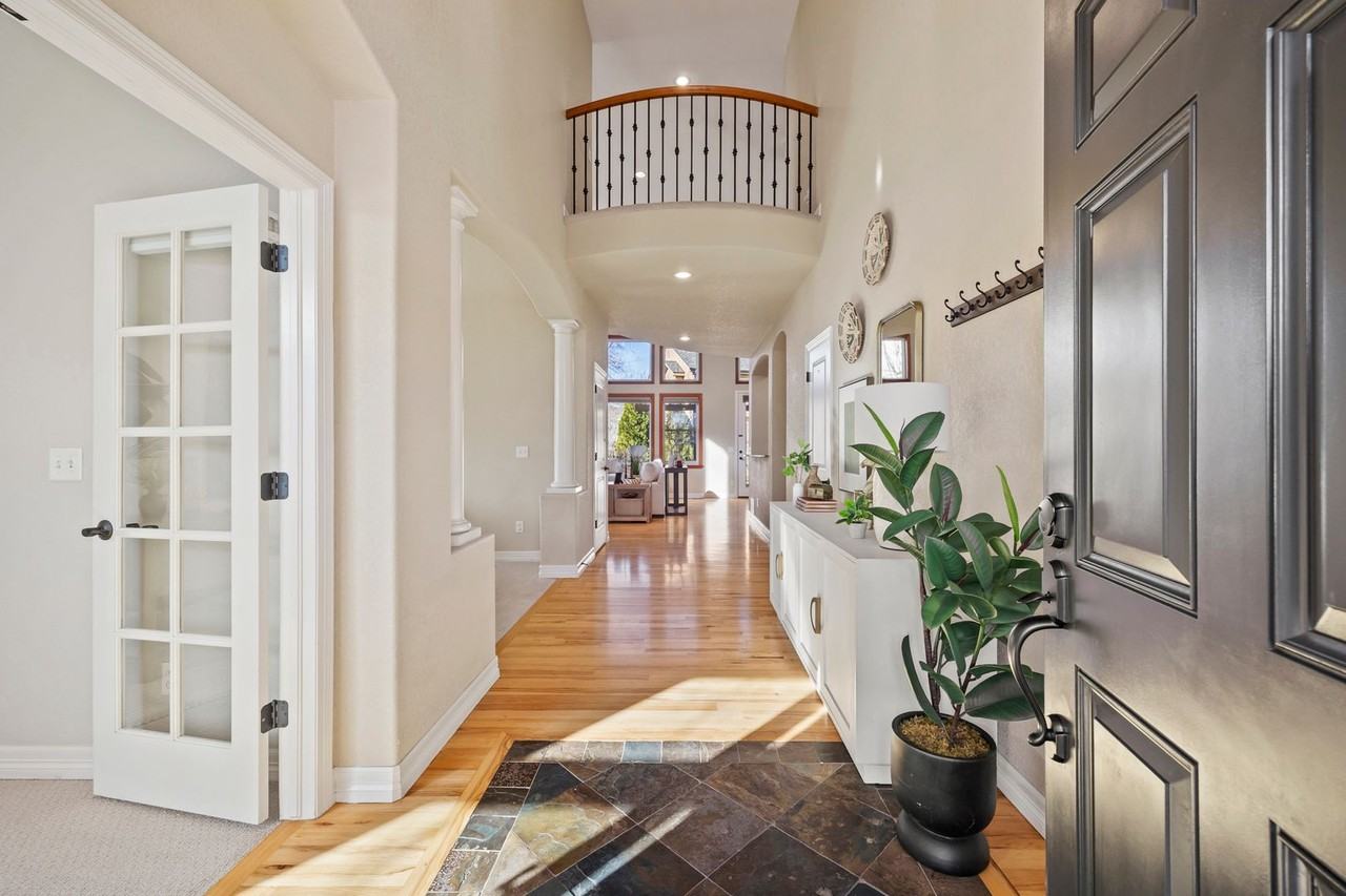 5739 Falling Water Dr - Photo 5 of 41