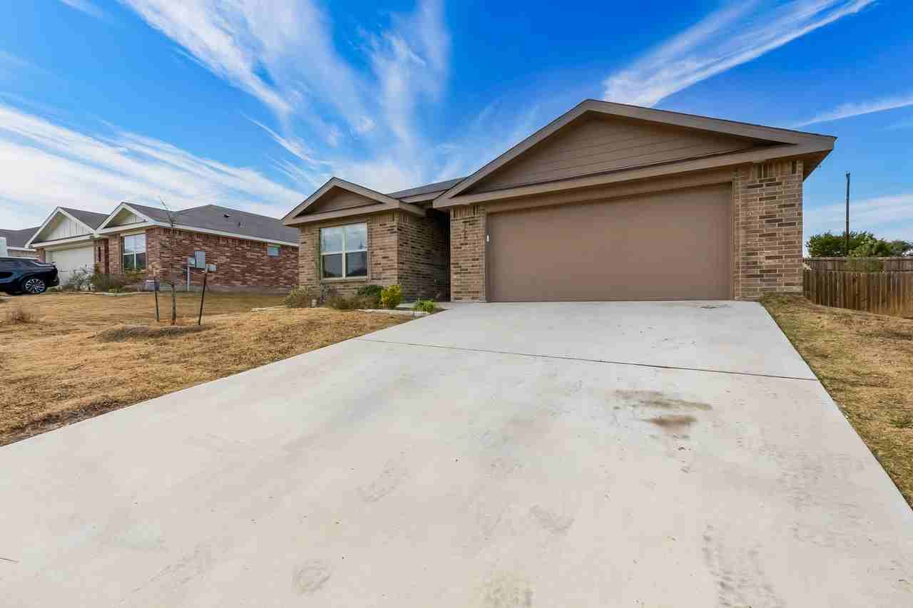 1733 Dryden Ave - Photo 2 of 34