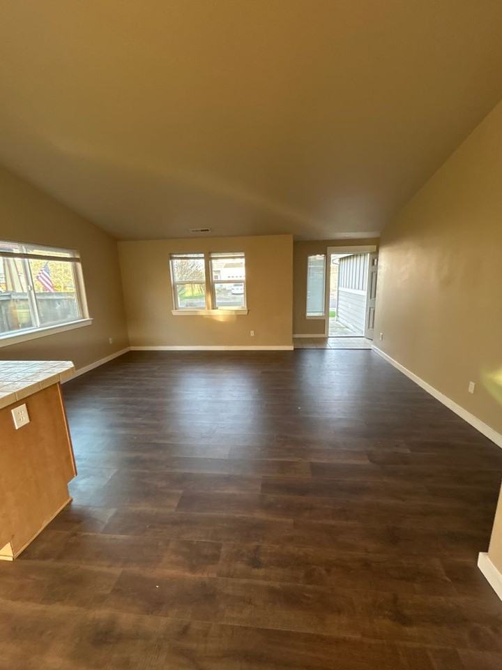 4232 Chartwell St Se - Photo 3 of 14